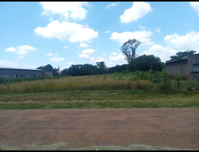 1,021M² VACANT LAND FOR SALE IN KOOKRUS